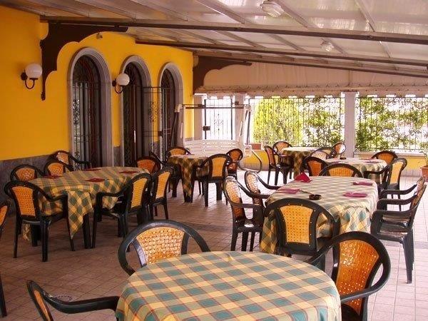 Hotel Ristorante Regina Mozzanica Exteriör bild