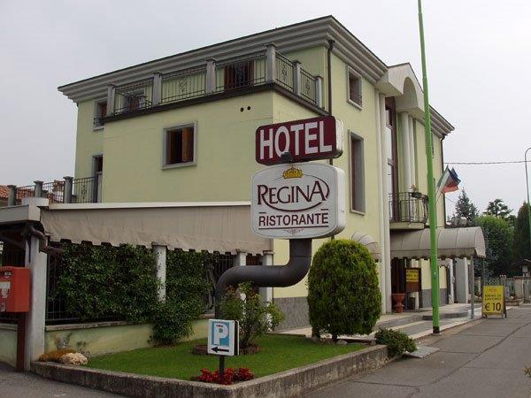 Hotel Ristorante Regina Mozzanica Exteriör bild